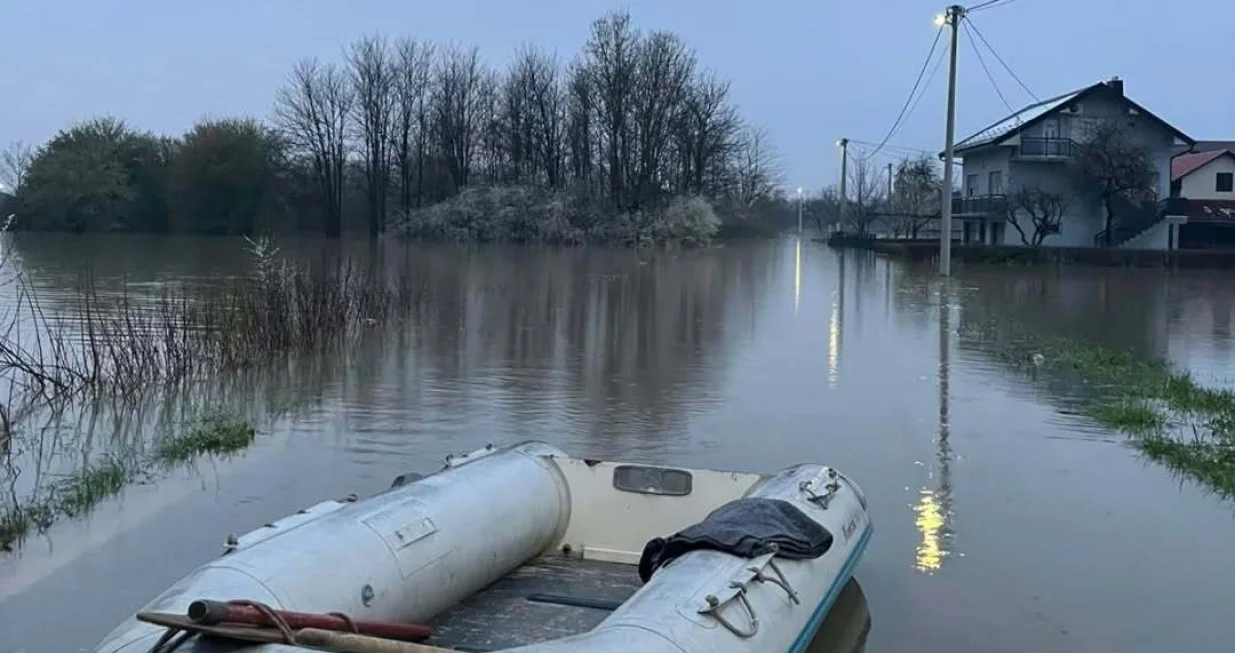 Prijedor poplave/Vatrogasci Prijedor