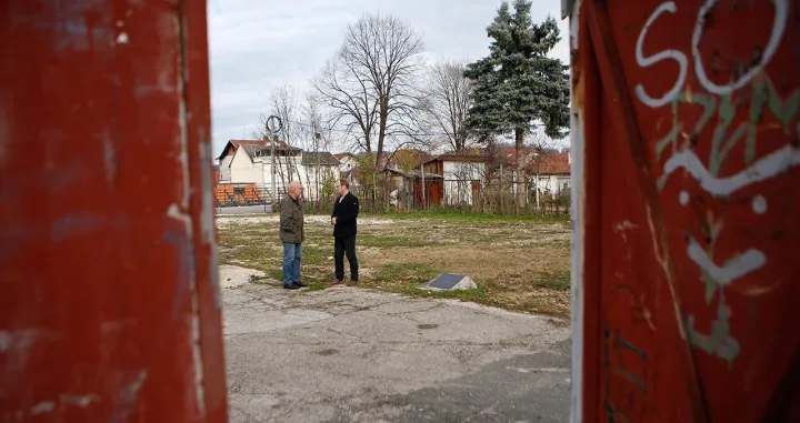 Na lokaciji danas samo ploča/