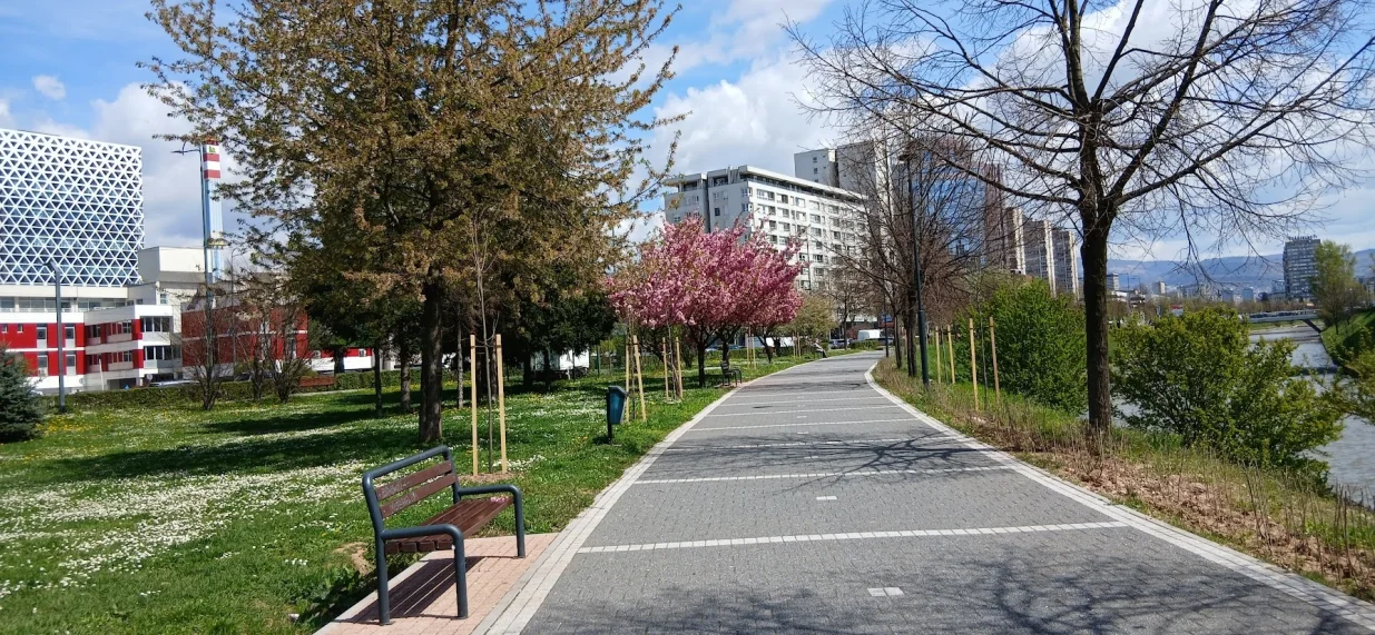 &Scaron;etnica uz Miljacku/