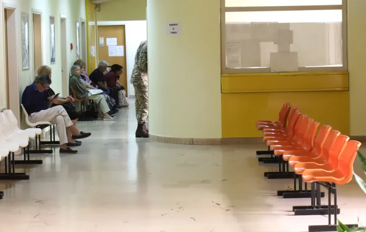 Dom zdravlja Centar čekaonica specijalistički/Senad Gubelić