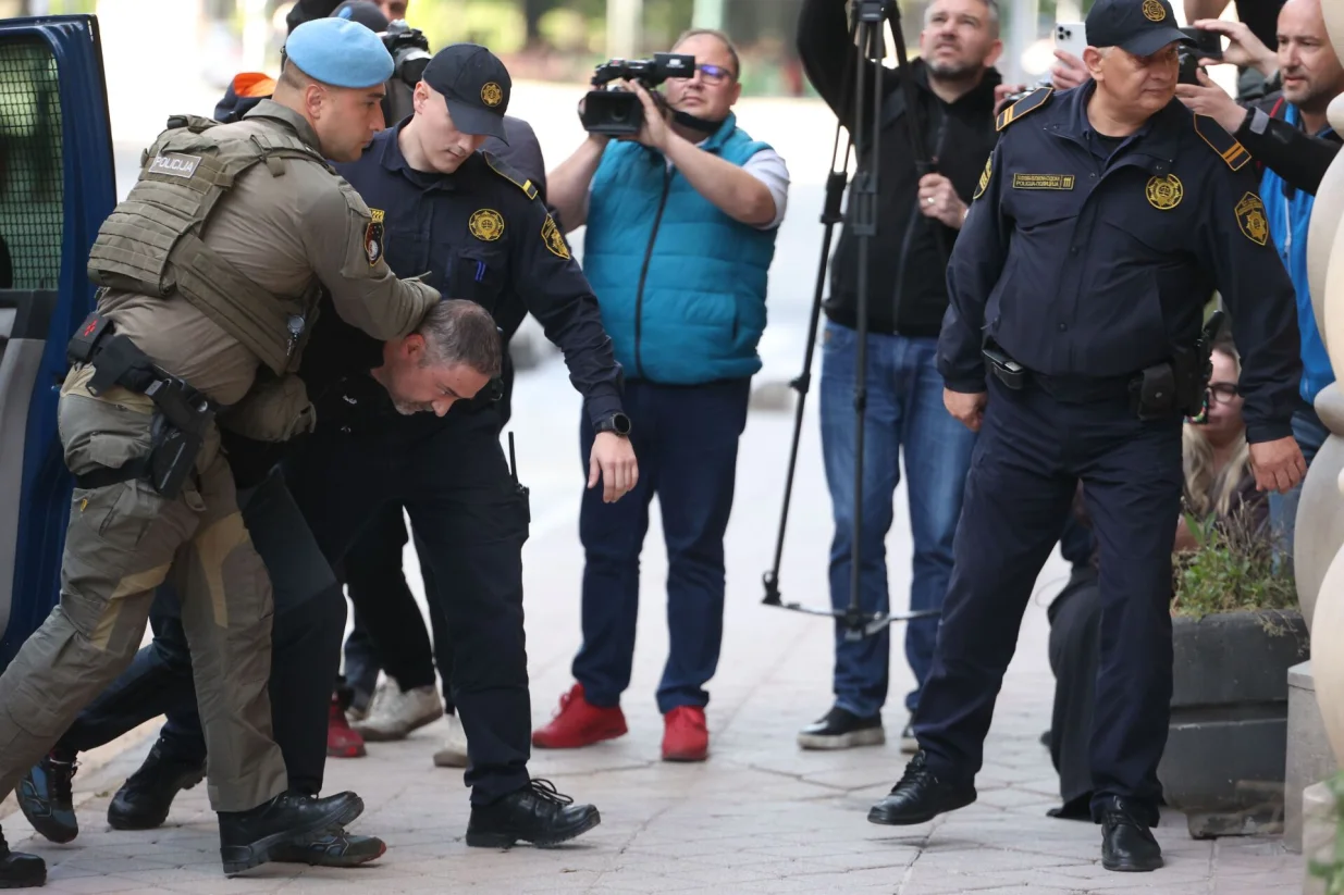 Privođenje Tarika Prusca u Tužila&scaron;tvo KS-a/Fena/