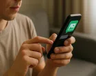 mobitel, slanje poruka, ilustracija/ChatGPT/