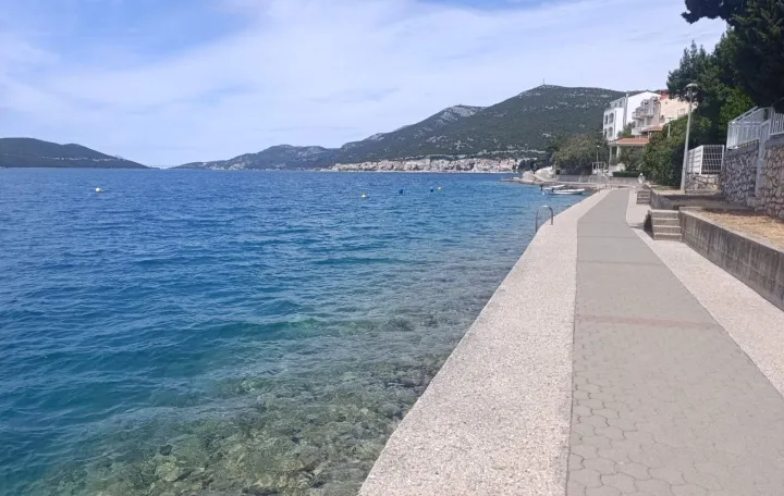 Neum je pust u maju/Almir &Scaron;arenkapa/