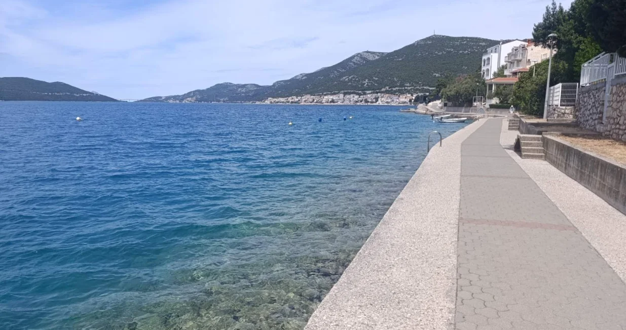 Neum je pust u maju/Almir &Scaron;arenkapa/