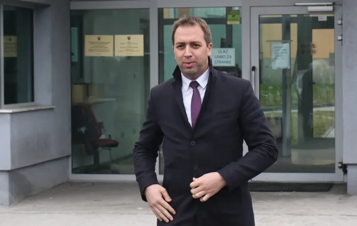 Goran Selak predsjednik SPS-a nakon saslu&scaron;anja/Senad Gubelić
