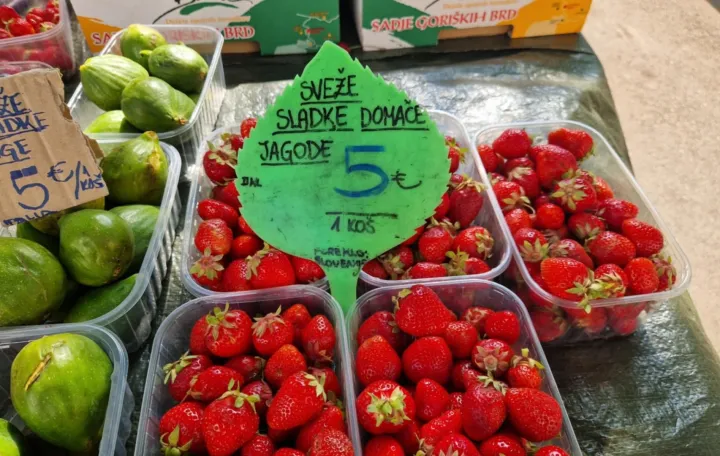 Cijena jagoda u Ljubljani, korpica, pijaca/Sanel Konjhodžić