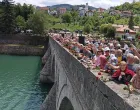 Vi&scaron;egrad, ruže za ubijene/Preporod