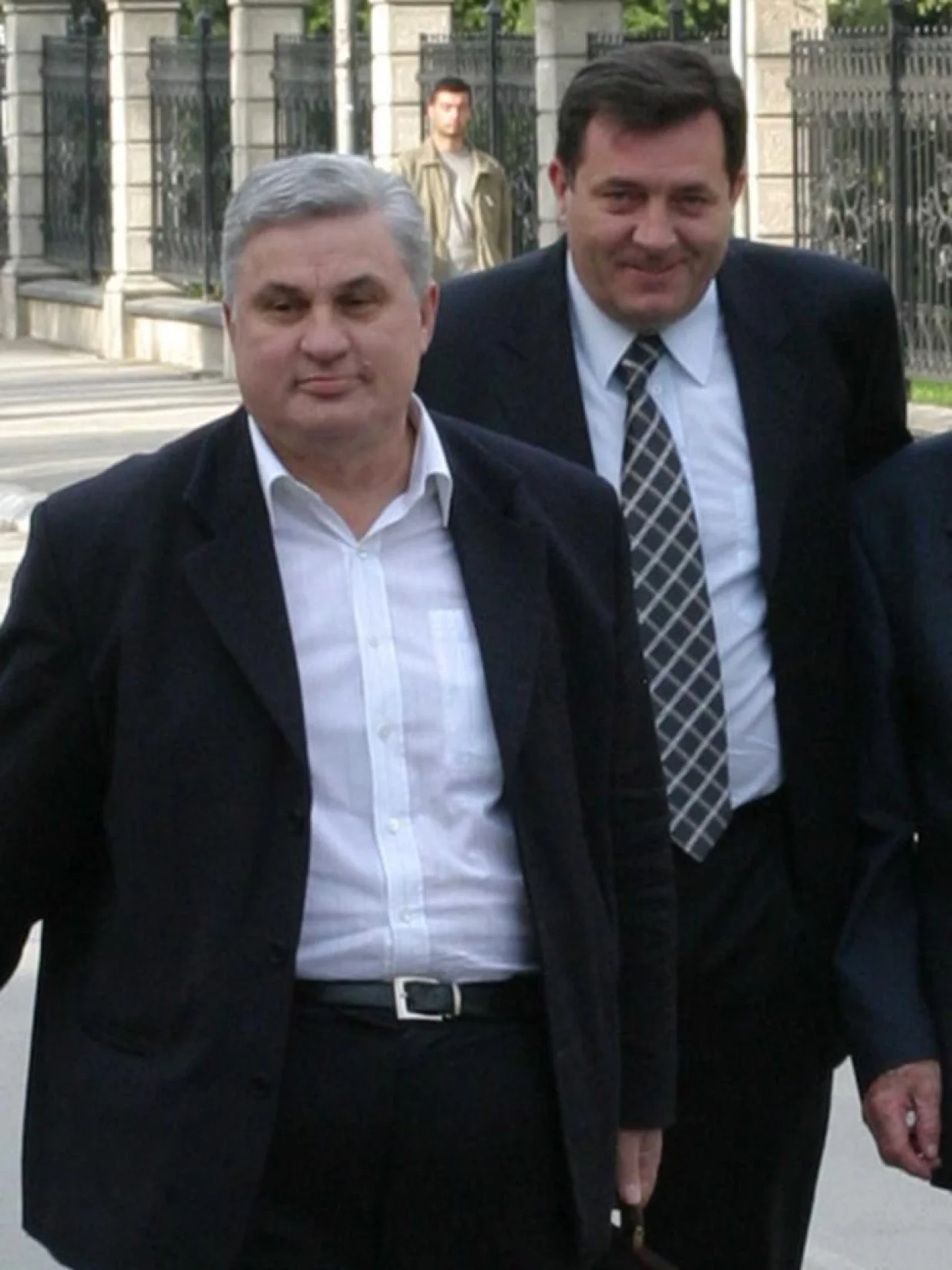Krstan Simić i &scaron;ef u vrijeme pisanja pisma/
