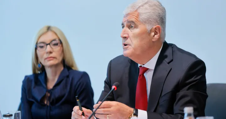 Kafa sa Čovićem: preuzimanje predsjedavajućeg/Damir Deljo