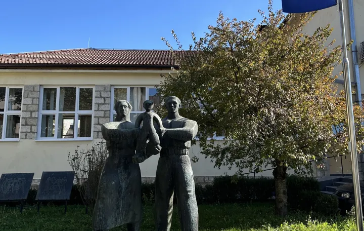 Spomenik općina/