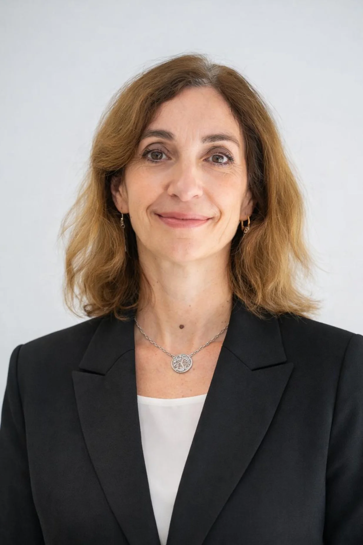 Dr. Marika DJolai/