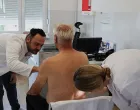 MOSTAR, 18. svibnja (FENA) - Klinika za kožne i spolne bolesti Sveučili&scaron;ne kliničke bolnice (SKB) Mostar obilježila je u ponedjeljak, u sklopu kampanje "Euromelanoma 2026", Europski dan borbe protiv melanoma organizacijom besplatnih pregleda kože s ciljem pravovremenog otkrivanja melanoma i drugih malignih tumora kože. (Foto FENA/ES)/Es