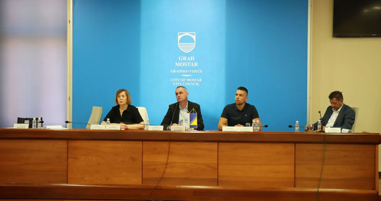 MOSTAR, 9. srpnja (FENA) - Mostarski vijećnici raspravljat će o posljedicama požara na Uborku i rje&scaron;enjima za odvoz otpada. (Foto FENA/Mateo Marinović)/Mateo Marinović