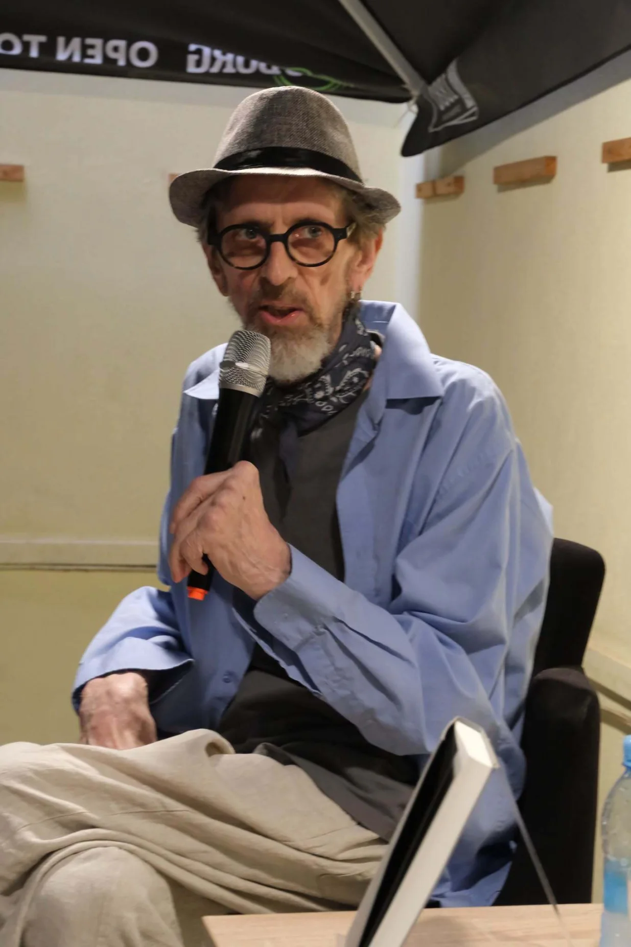 Književnik Semezdin Mehmedinović/Milomir Kovačević Stra&scaron;ni/