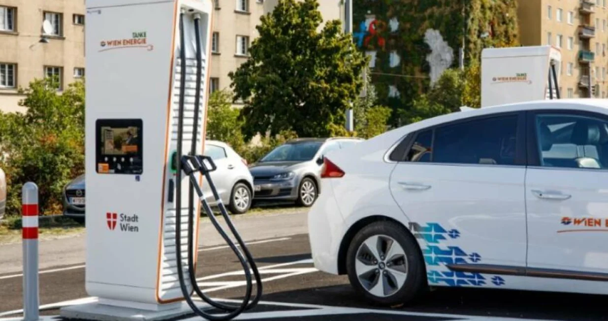 Beč dobio parkove za brzo punjenje električnih automobila/