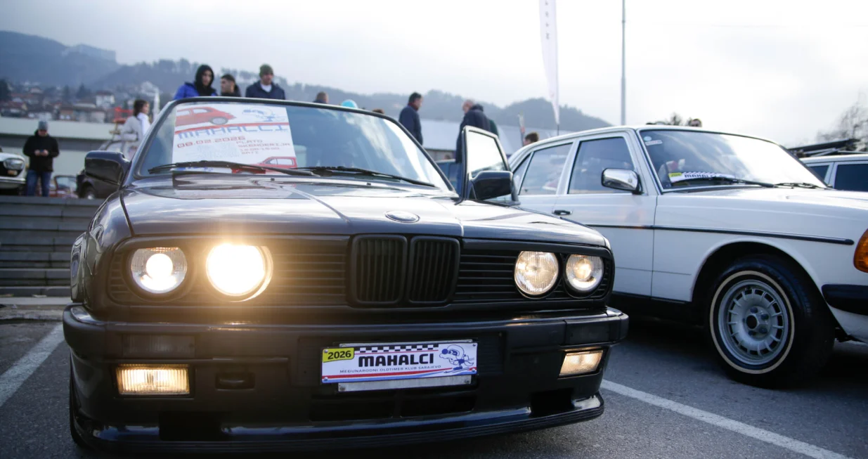 Mahalci okupljanje oldtajmeri automobili/Damir Deljo