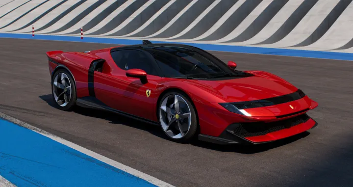 Ime Testarossa zauzima posebno i gotovo mitsko mjesto u istoriji Ferrarija, jer od trenutka kada je 1984. godine predstavljen kao nasljednik modela Berlinetta Boxer, ovaj automobil adfhadfhnije bio samo nova tehnička etapa u razvoju marke već i simbol čitave jedne ere./