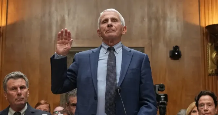 Anthony Fauci pred američkim kongresom/Allison Robbert)/