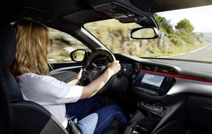 Opel CorsaNjemačka javnost i dalje je skeptična prema električnim automobilima. Podaci najnovijih istraživanja javnog mnjenja ne idu u prilog tranziciji sa klasičnih pogonskih rje&scaron;enja na električna, jer ih većina kupaca ne želi&hellip;&nbsp;adfhadfhad/