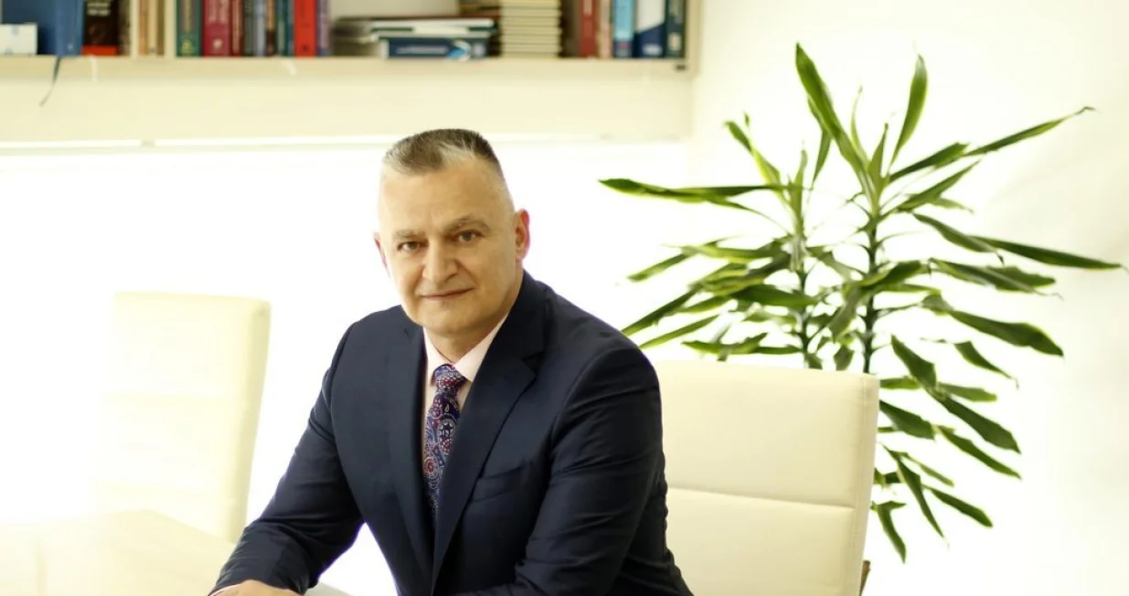 Ranko &Scaron;krbić: Kum nije dugme/