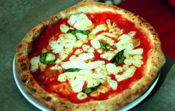 Pietra pizza/Ana I Luka Bugarin/out Of Office