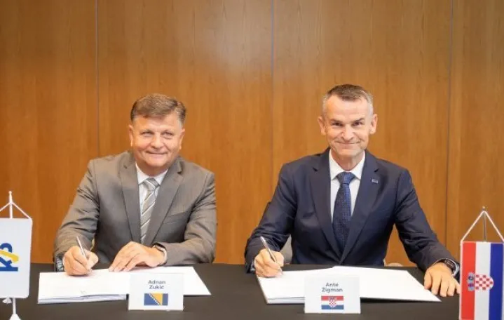 Adnan Zukić i Ante Žigman prilikom potpsivanja sporazuma u KVP-u/