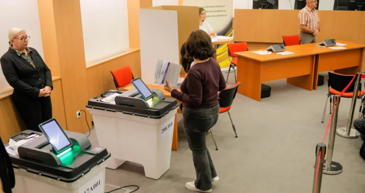 Centralna izborna komisija nove tehnologije/Damir Deljo