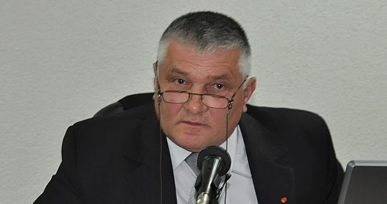 Mladen Lonić; zaboravio na pismenu odluku?/