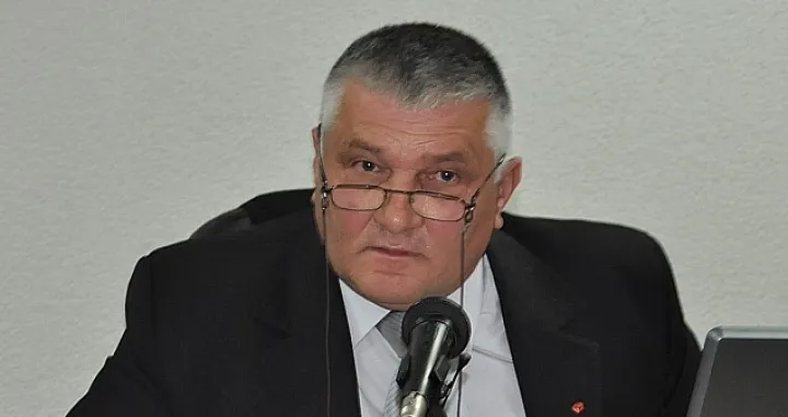 Mladen Lonić; zaboravio na pismenu odluku?/