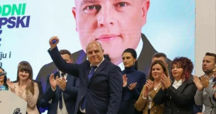 Mustafa Ružnić. Motanjem kablova i nosanjem zvučnika do premijera/
