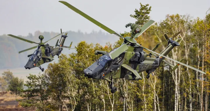 epa10248549 Bundeswehr Tiger combat helicopters fly at the training area during the annual Land Operation Exercise of the German armed forces Bundeswehr in Bergen, northern Germany, 17 October 2022. The exercise is taking place with up to 2,500 soldiers at its core on the Bergen and Munster military training areas in Lower Saxony. EPA/FRIEDEMANN VOGEL/Friedemann Vogel