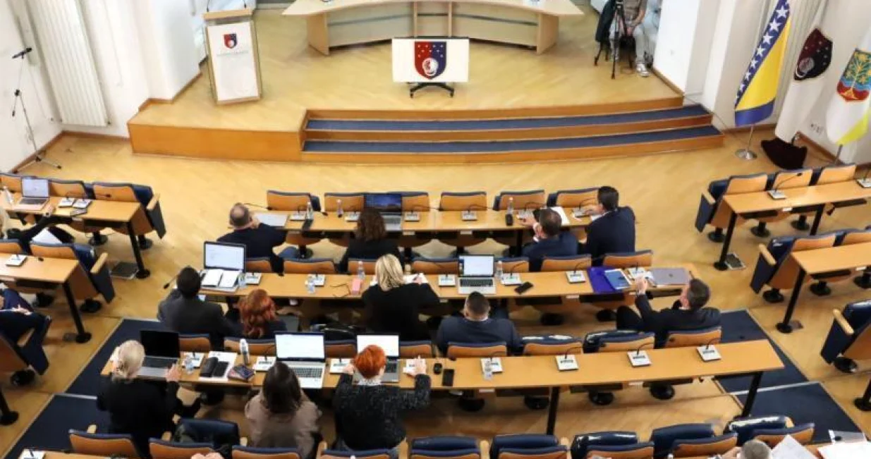 Skup&scaron;tina KS, sjednica skup&scaron;tine ks/Vlada Ks