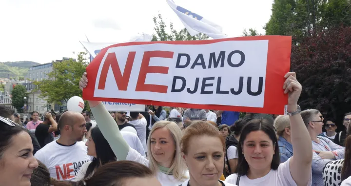 Protest upozorenja Sindikata radnika trgovine i uslužnih djelatnosti BiH zbog najave uvođenja radnih nedjelja/Senad Gubelić