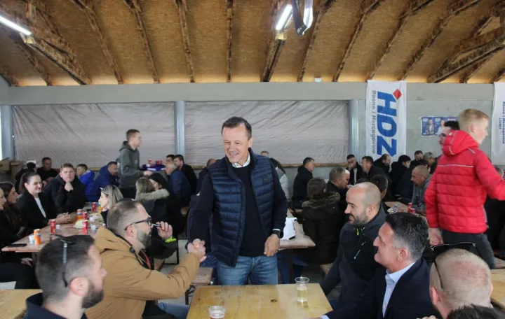 HDZ BiH pregrupisao se u Livnu/
